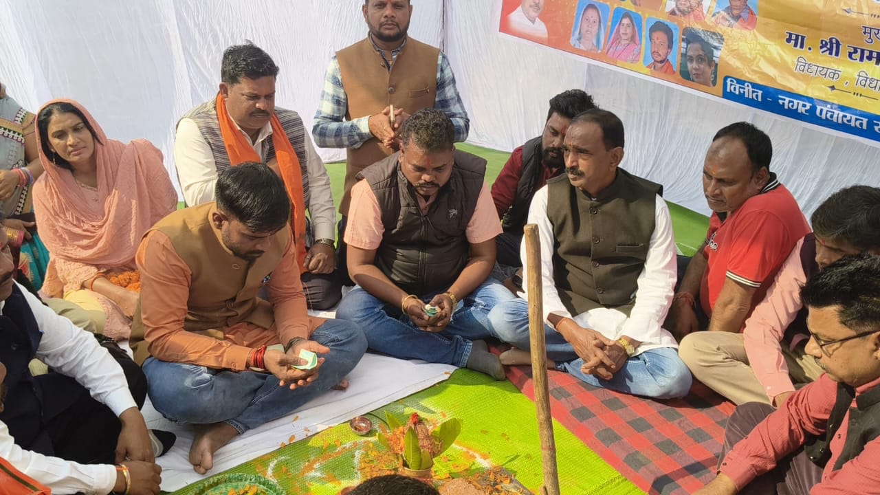 सीतापुर विधायक ने किया लाखों रुपए की लागत से सीतापुर  नगरपंचायत में होने वाले विकास कार्यों का भूमि पूजन ,,,